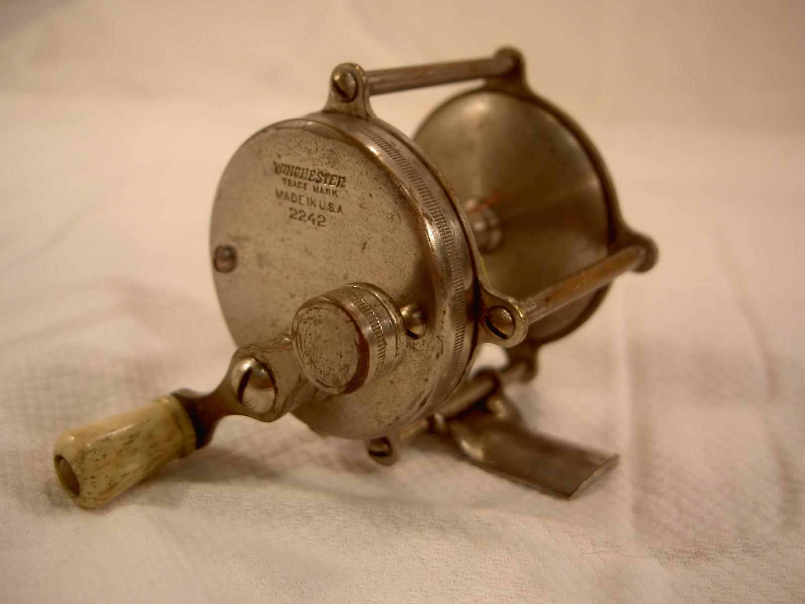 ANTIQUE OLD FISHING REEL WINCHESTER 2242 1920'S