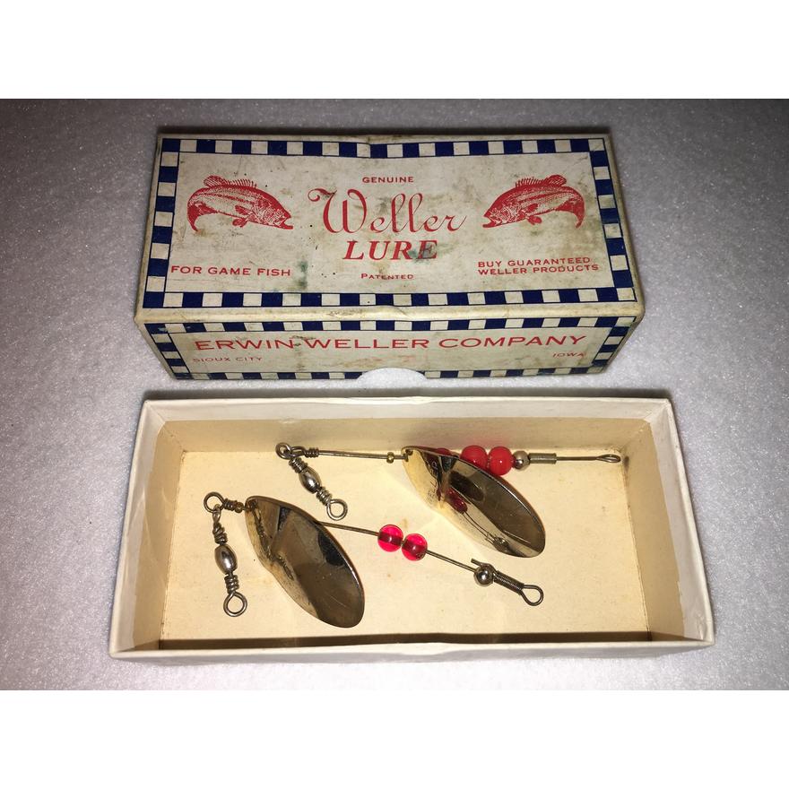 ERWIN WELLER GYPSY KING LURE BOX & 2 LURES