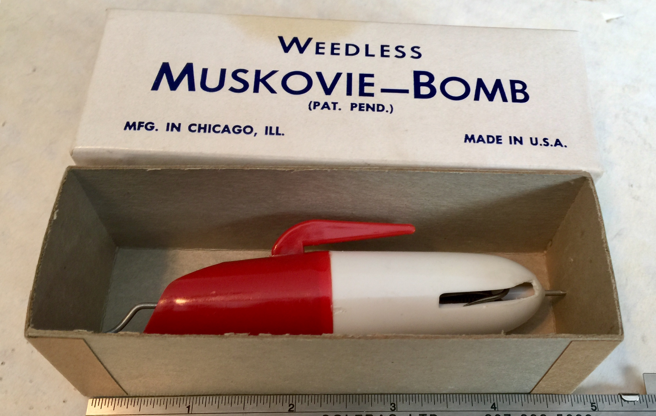 Muskovie Bomb, spring loaded mechanical lure/box