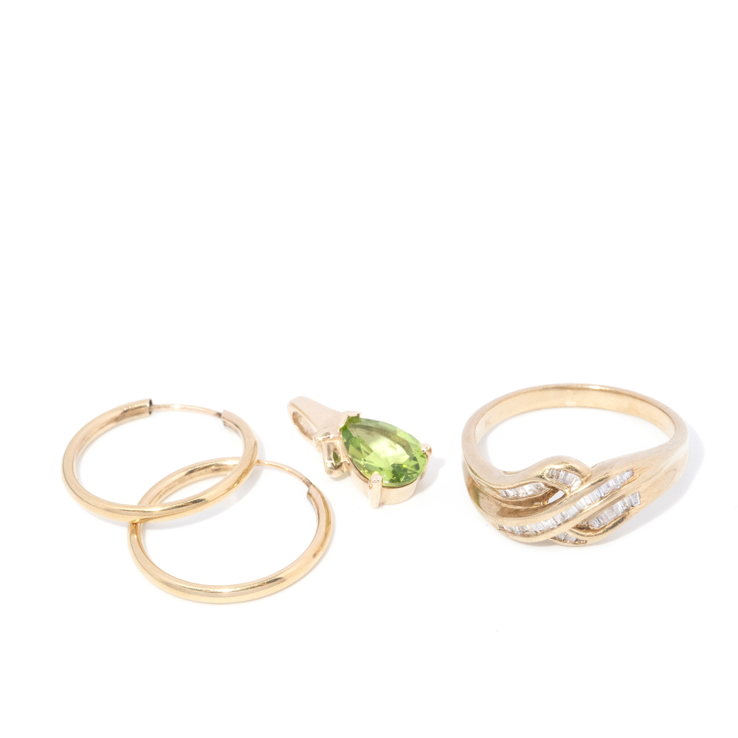 9 carat gold assorted diamond and peridot jewellery lot