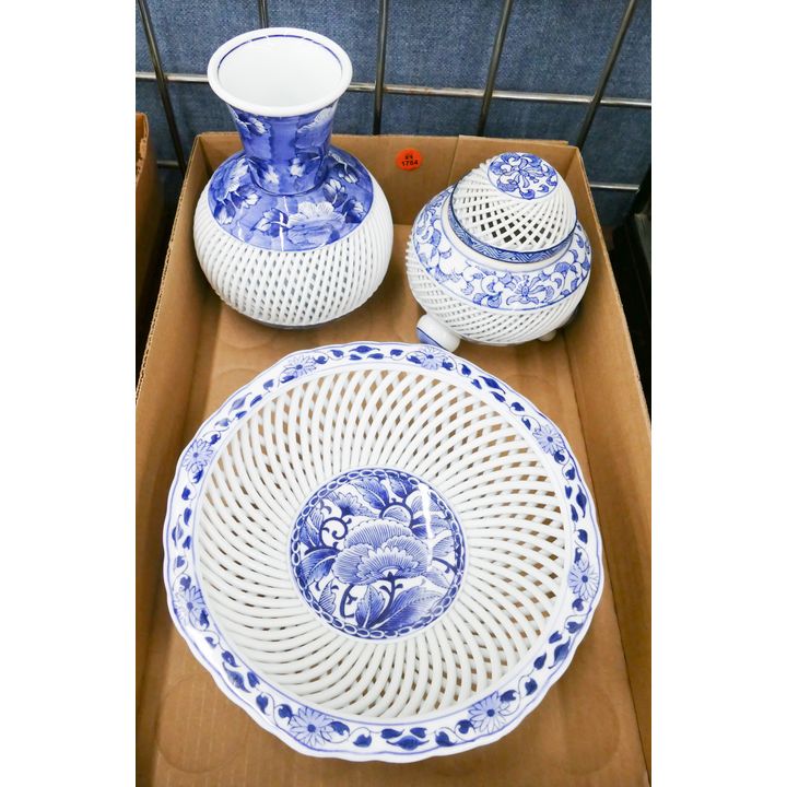 Box Japanese Arita Lattice Porcelain