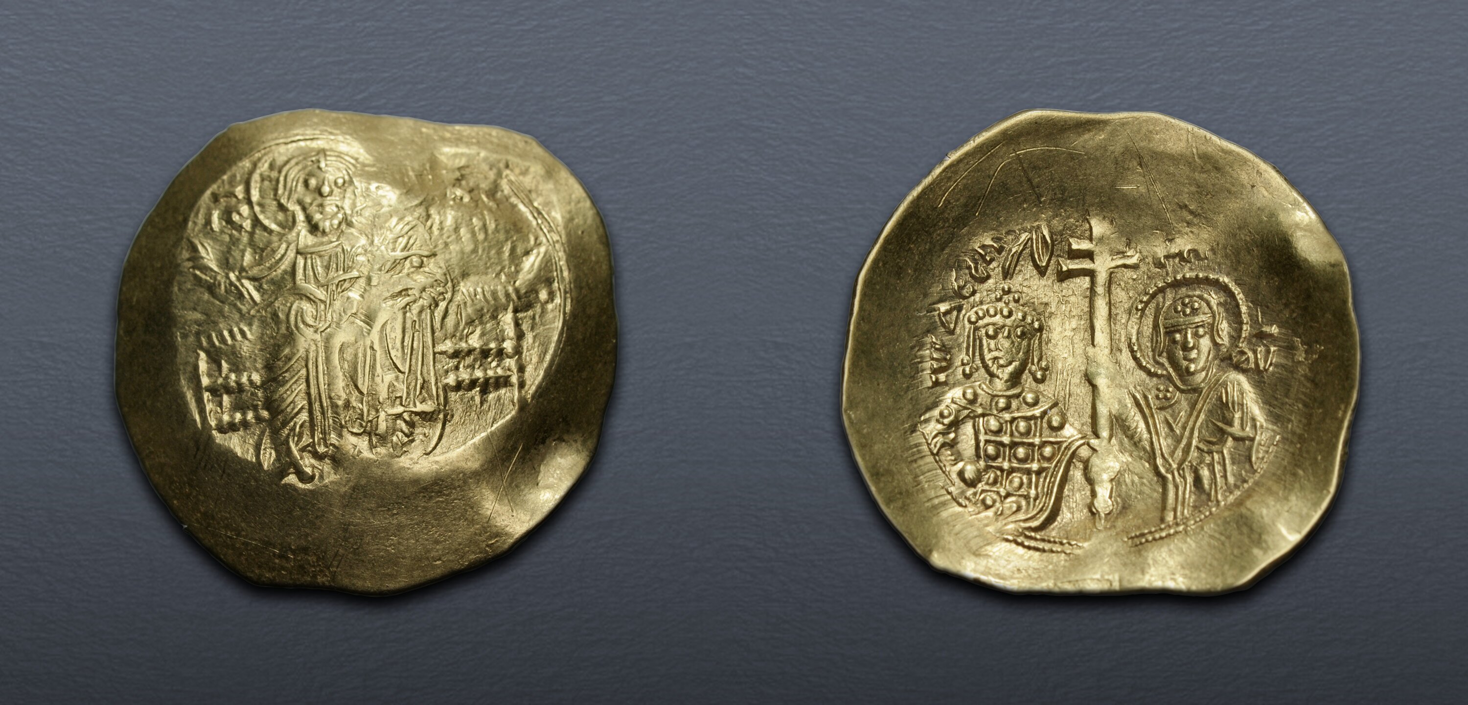 John II Comnenus. 1118-1143. AV Hyperpyron (25.5mm, 4.37 g, 6h ...