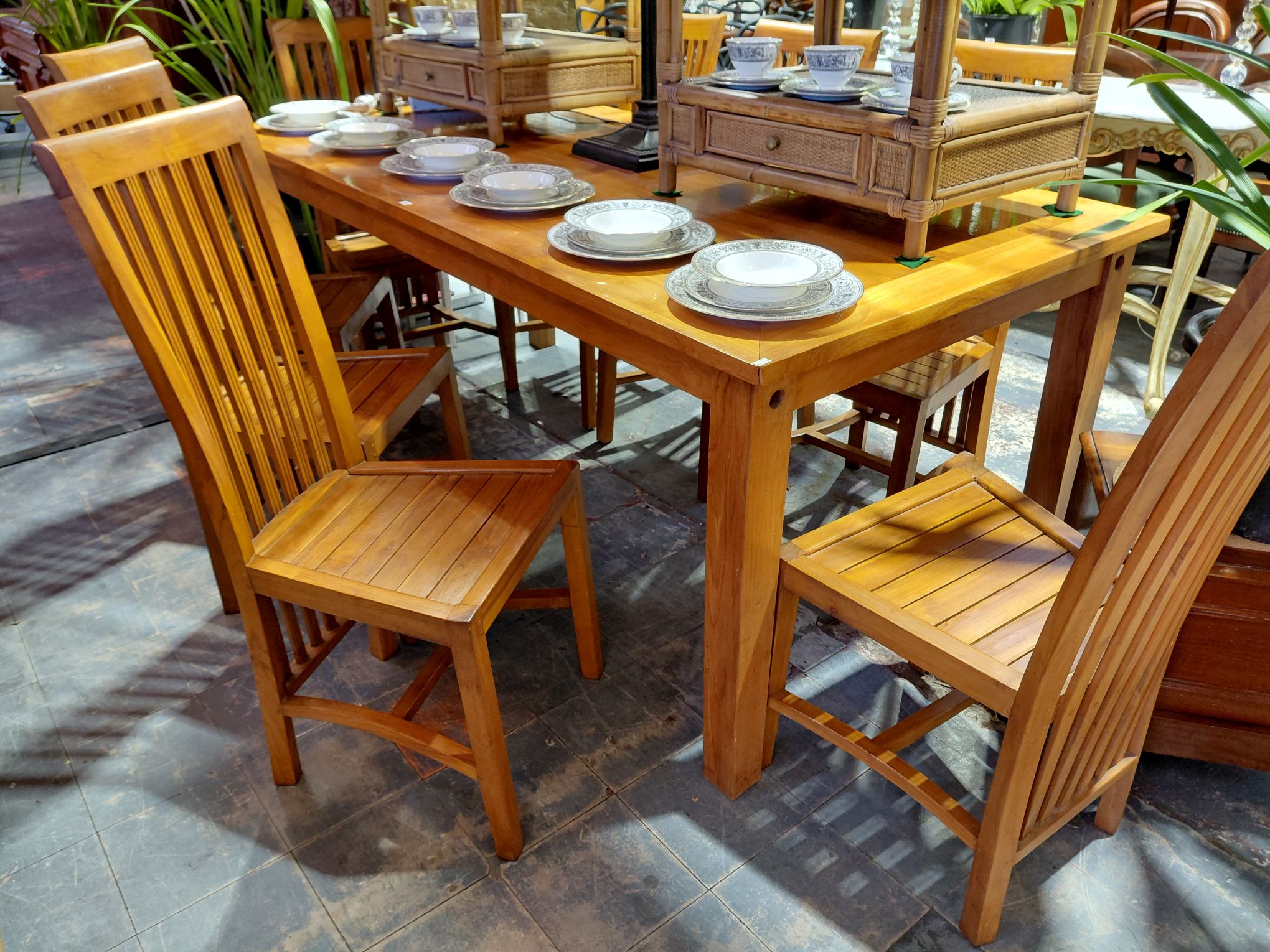 110 · MODERN SOLID TEAK RECTANGLE TABLE