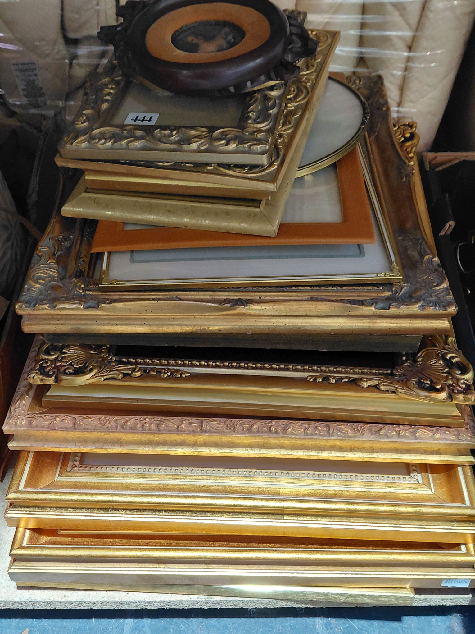 444 · QUANTITY OF FRAMES