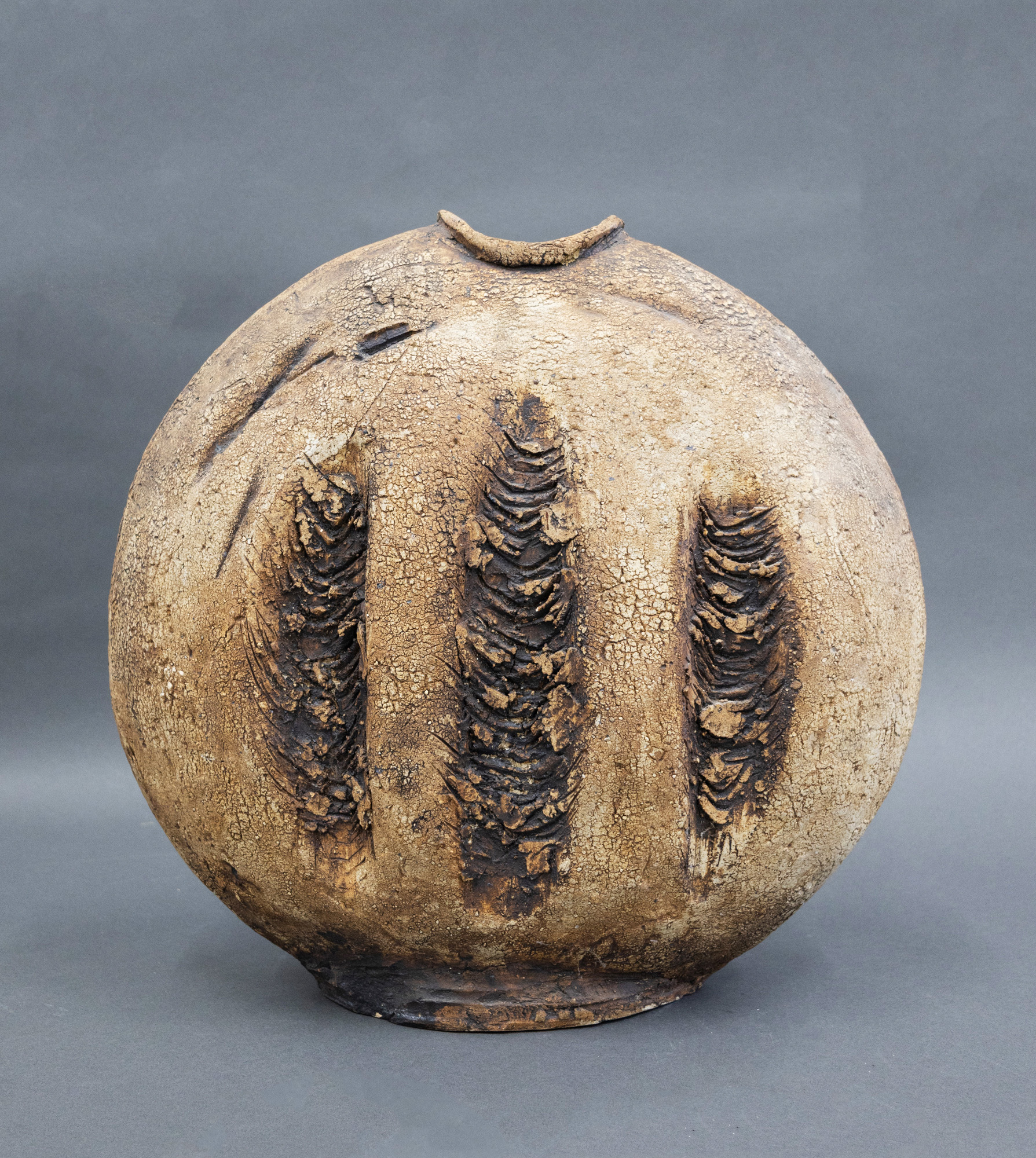 Len Castle - Large Discoid vase — sold at auction in New Zealand for $2,900