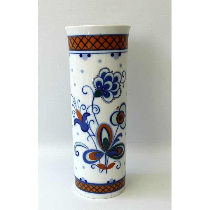KAISER PORCELAIN VASE