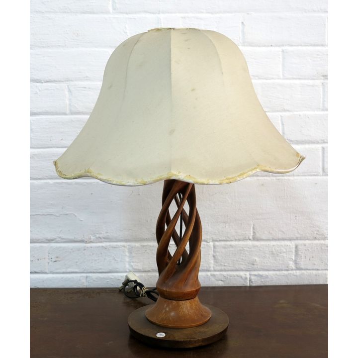 METAL AND WOOD TABLE LAMP