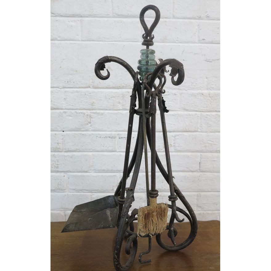 SET OF FIRE IRONS