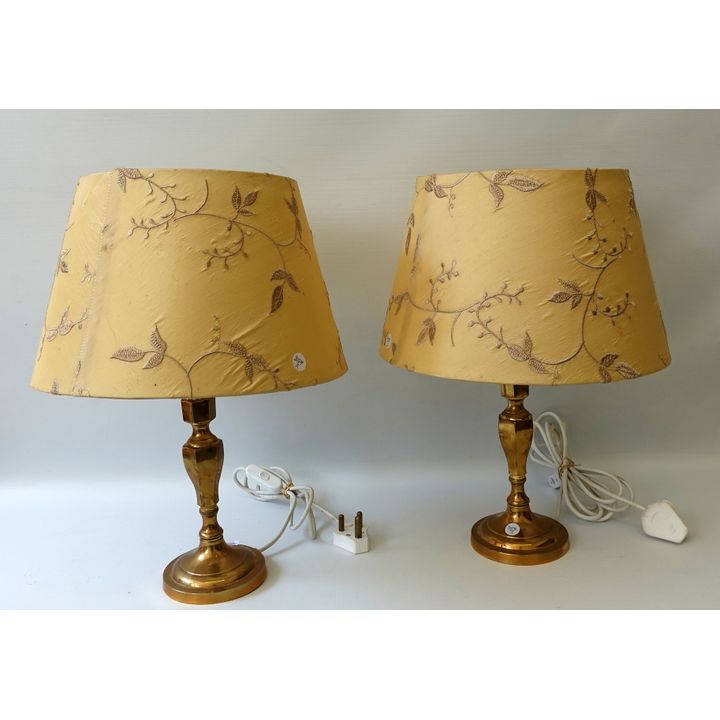 PAIR OF TABLE LAMPS