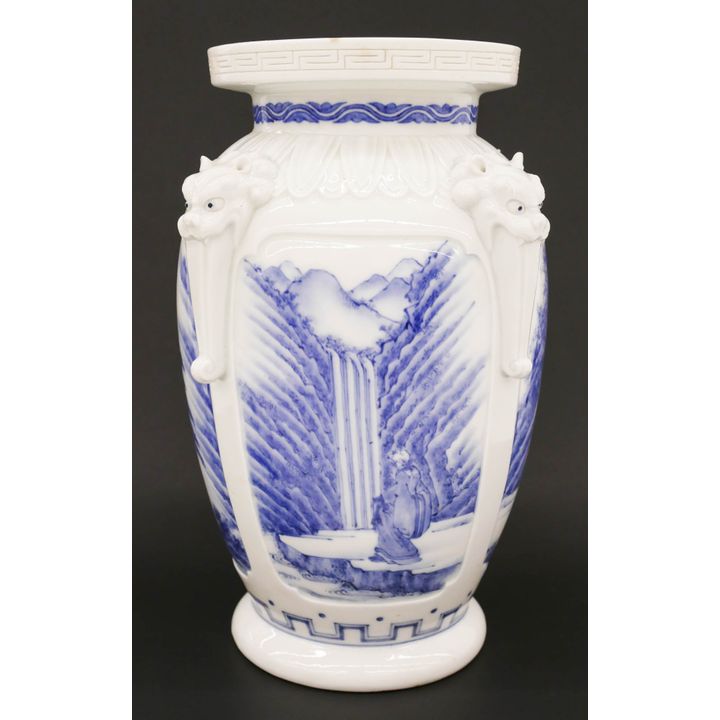 Fine Japanese Meiji Hirado Porcelain Vase 9''x5.5''