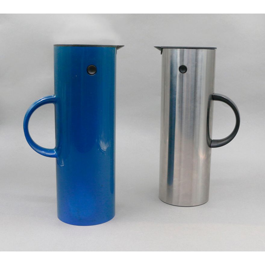 Erik Magnussen for Stelton - Two 1-litre plastic vacuum jugs