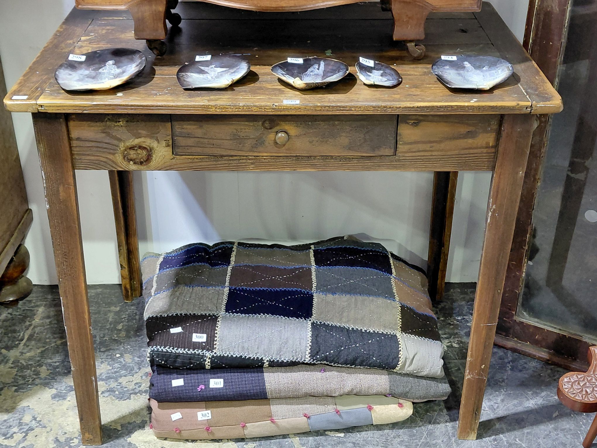 299 · RUSTIC OCCASIONAL TABLE