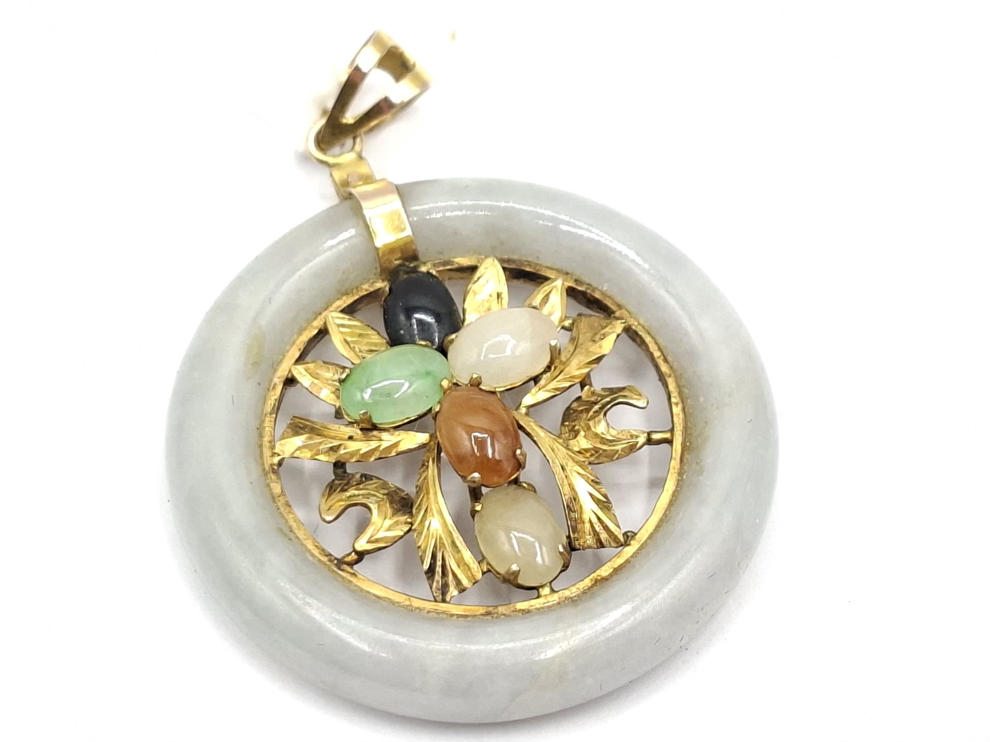 1150 · 9CT GOLD JADE PENDANT