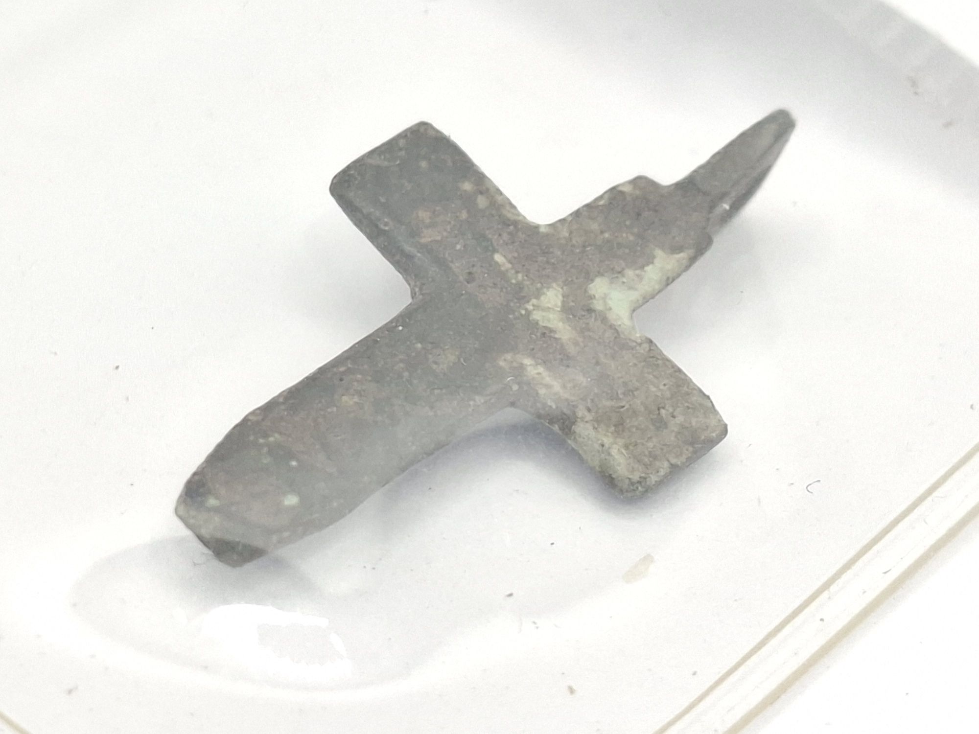 100 · ANTIQUE CROSS