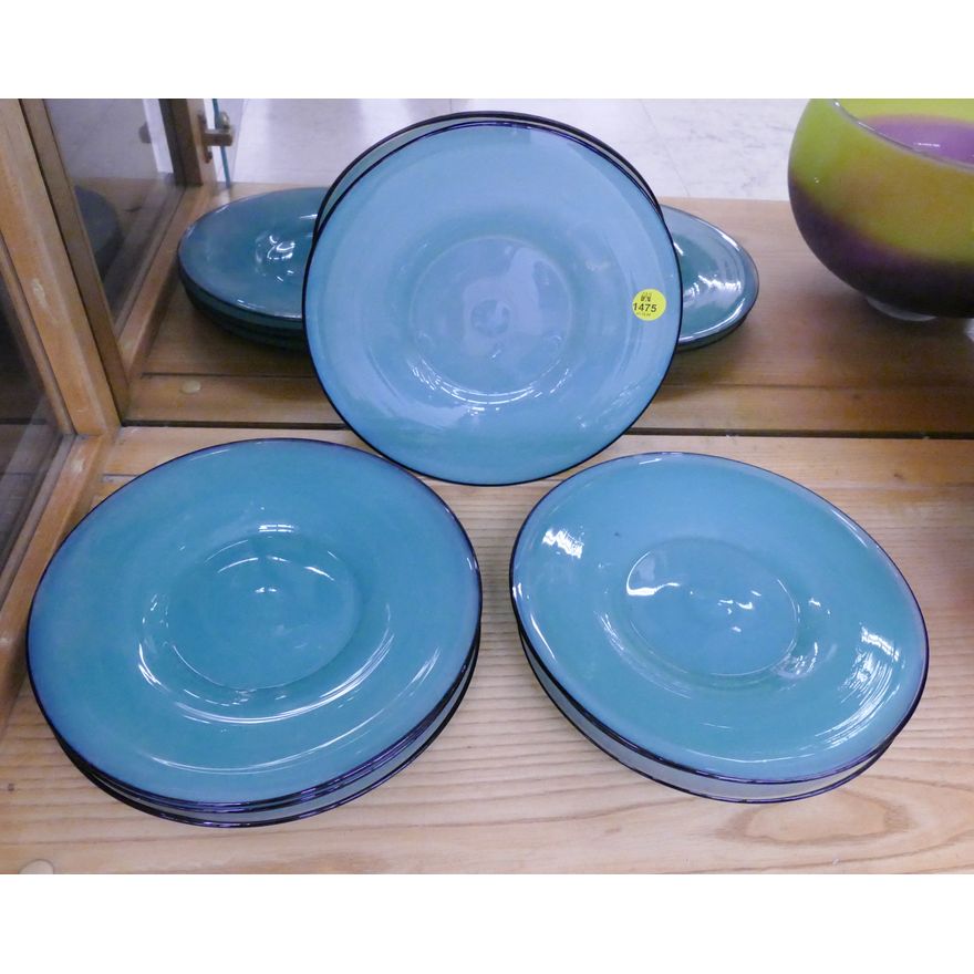 Set 8pc Art Deco Art Glass Pates- 8.5''