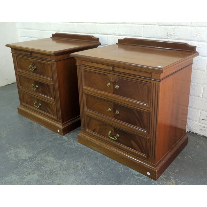 PAIR OF MAHOGANY PEDESTALS,