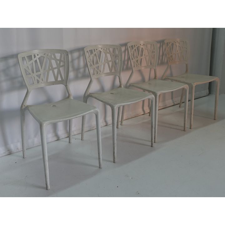 SET OF 4 VIENTO REPLICA MOULDED CHAIRS
