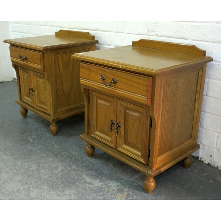 PAIR OF PEDESTALS,