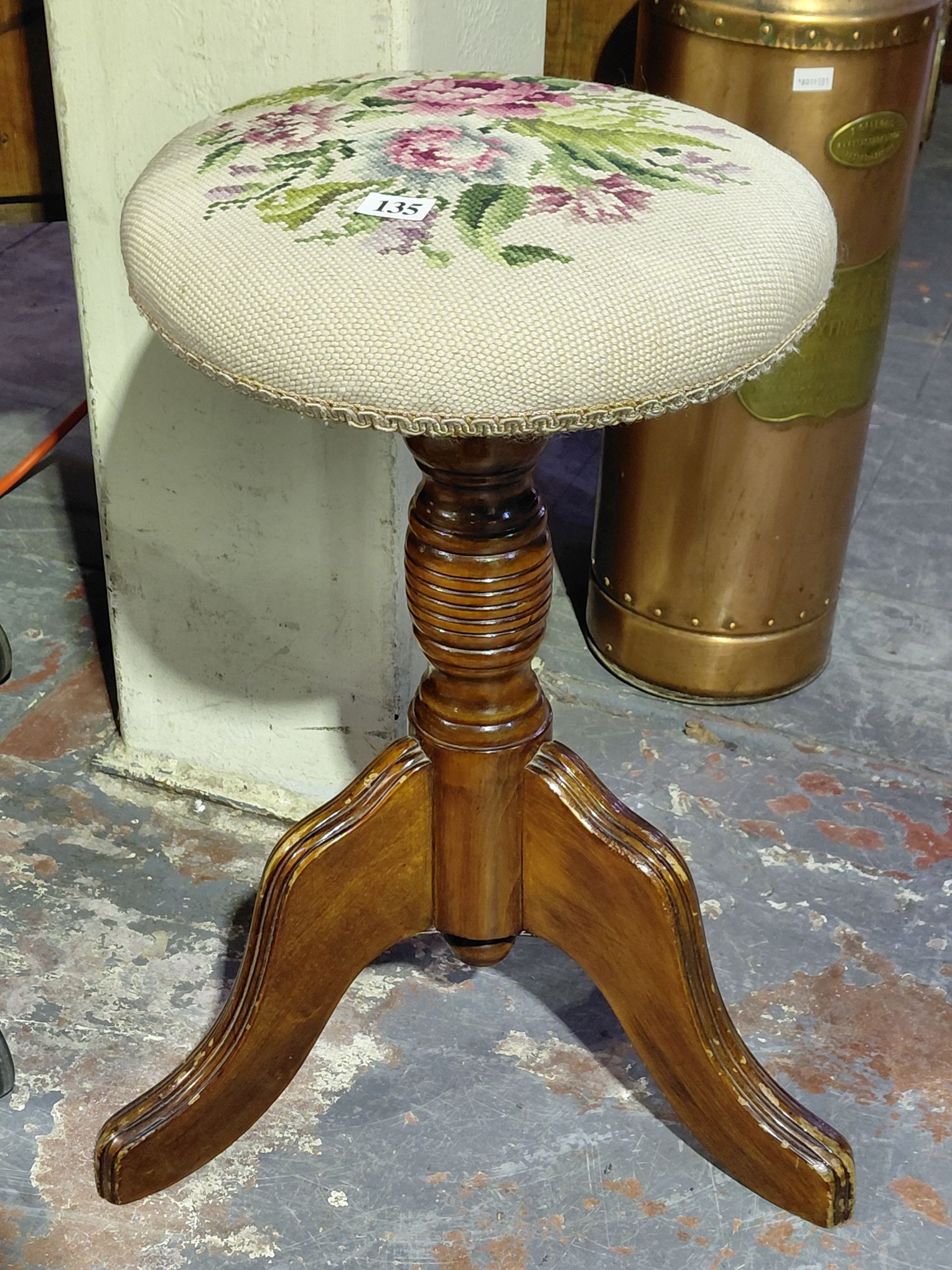 135 · VICTORIAN ERA PIANO STOOL