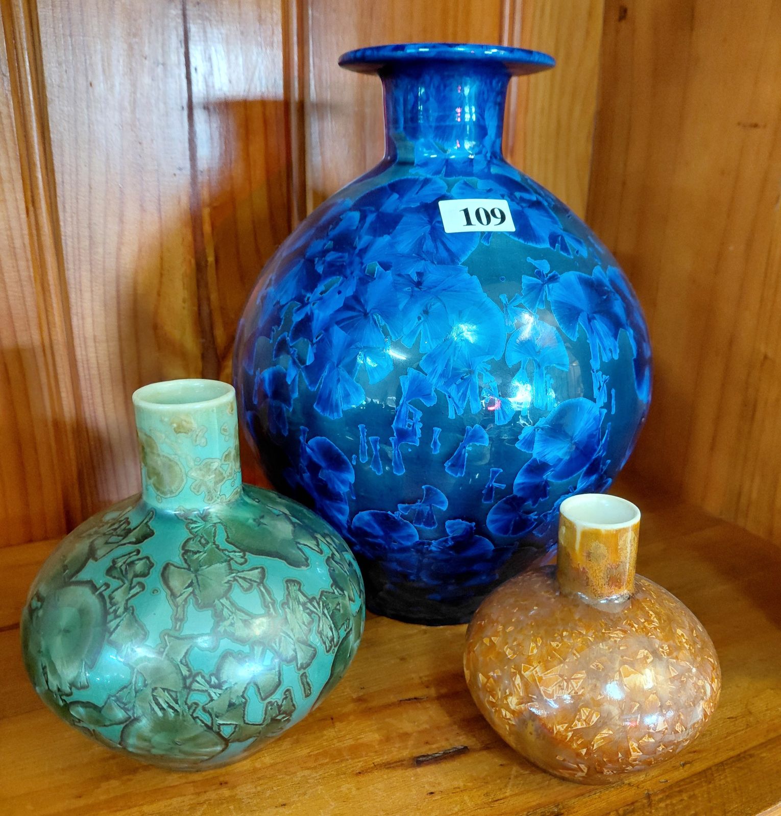 109 · CRYSTALINE VASE COLLECTION