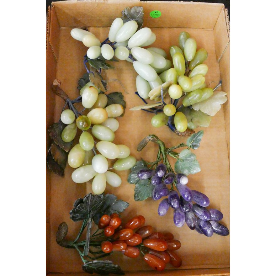 Box 5pc Chinese Hardstone Grapes