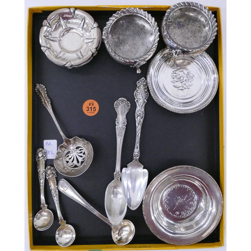 Ornate Silver Small Table Articles- 387g TW