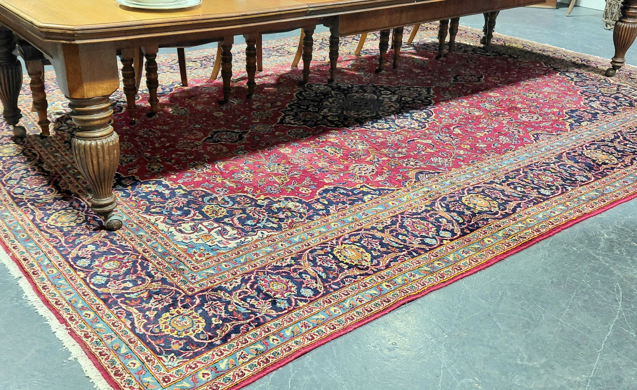 581 · KASHAN FLOOR RUG