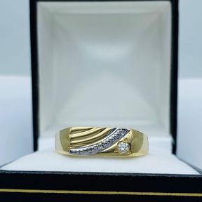 YELLOW GOLD MENS DIAMOND SIGNET RING - 9CT - SIZE Z - 3.69G - 50692/344