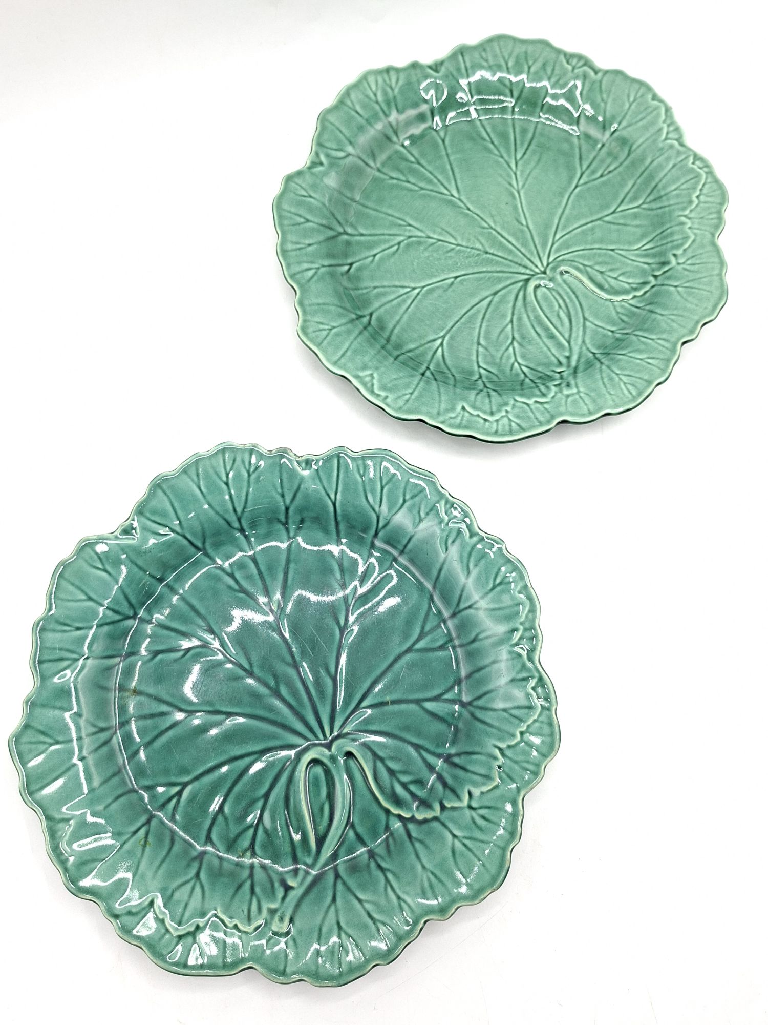 MAJOLICA LEAF DESIGN PLATES