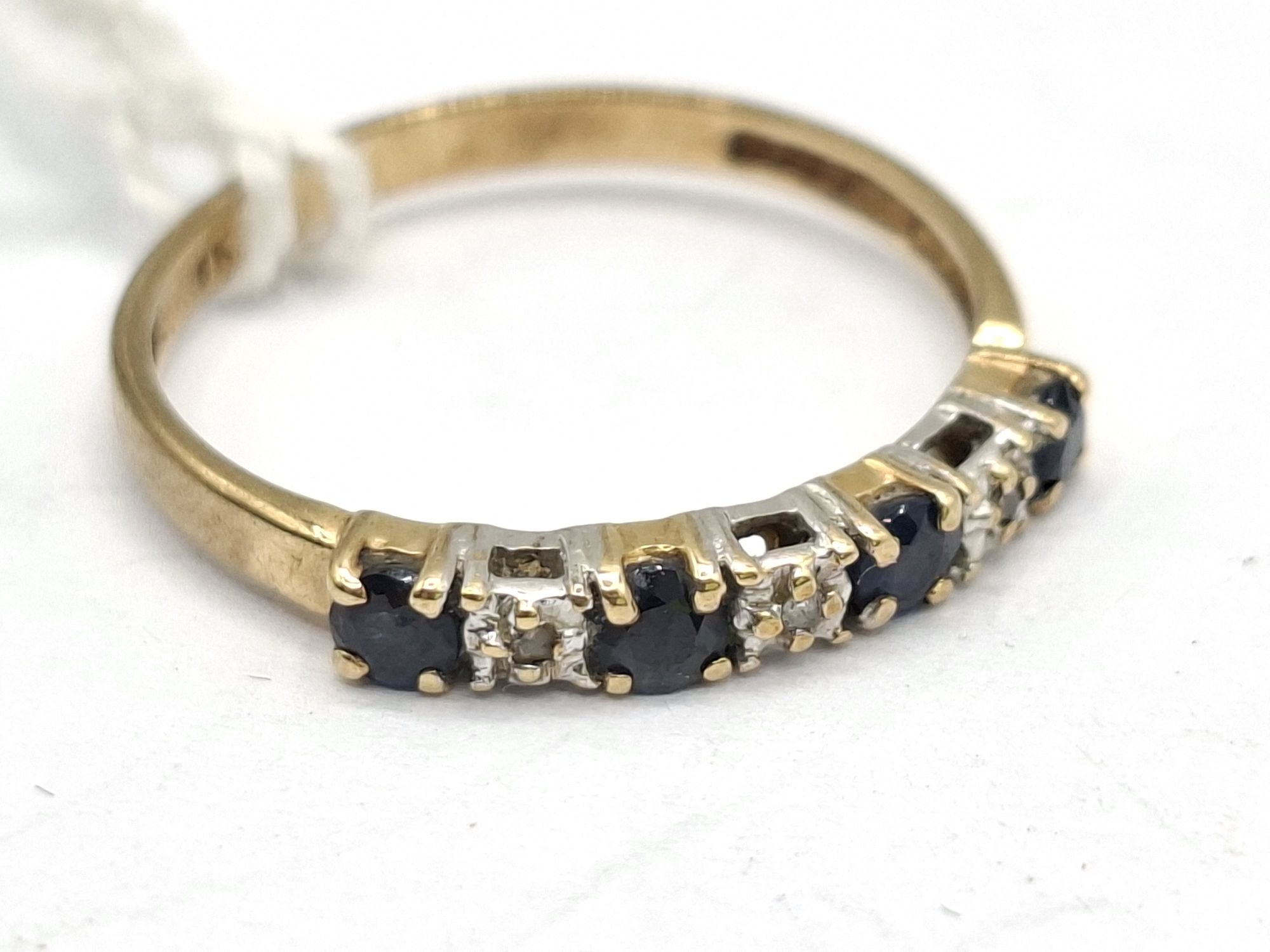 9ct Sapphire Row Ring