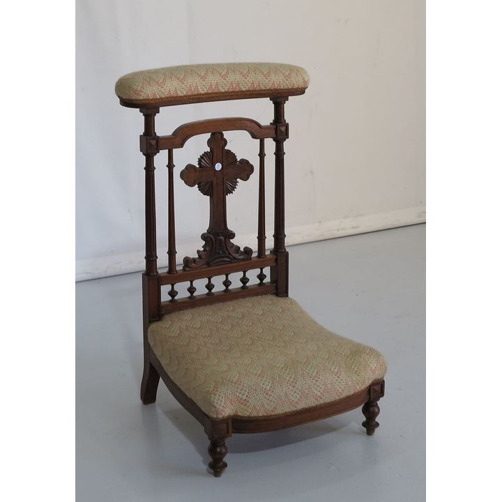 UPHOLSTERED PRAYER CHAIR
