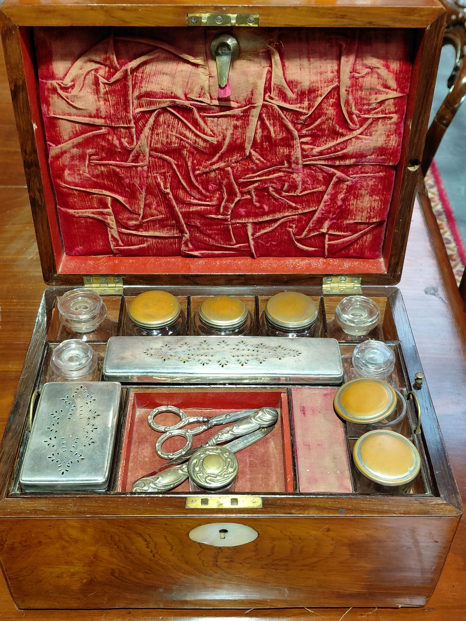 LADIES CAMPAIGN VANITY BOX