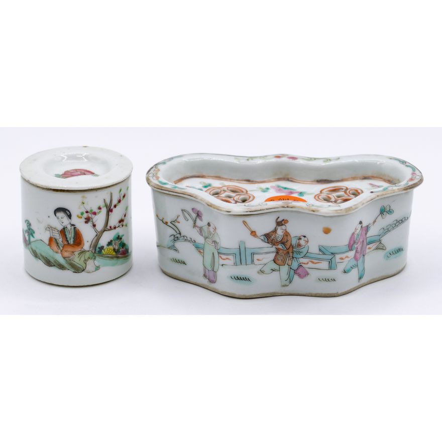 2pc Old Chinese Porcelain Cricket Boxes 2'' and 5''