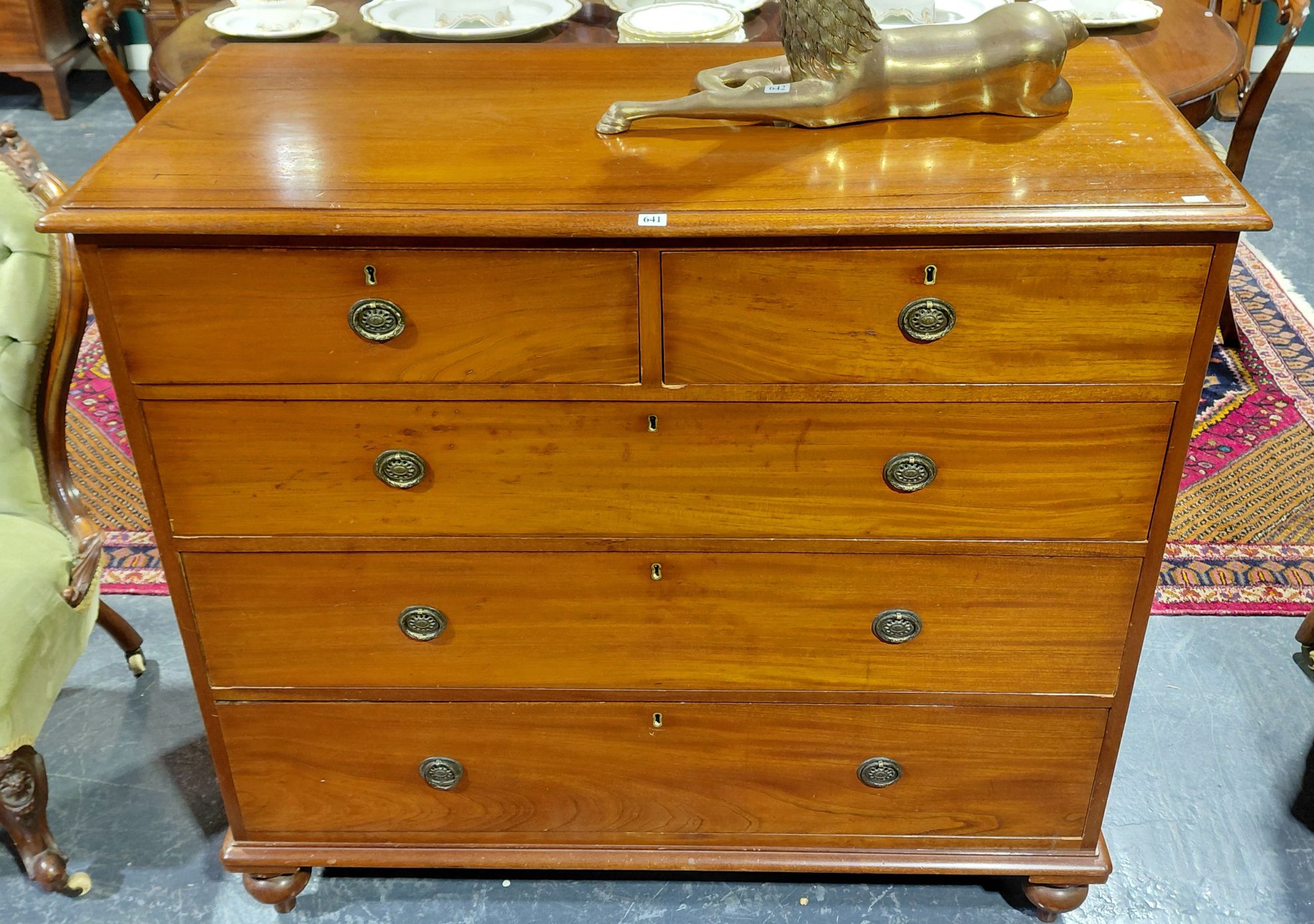 641 · CHEST OF DRAWERS