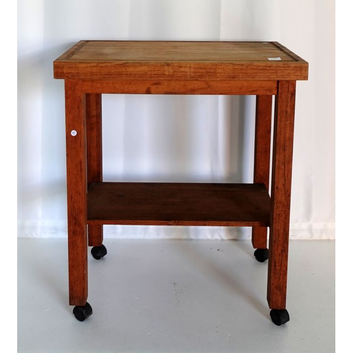 BUTCHER'S BLOCK ON CASTORS