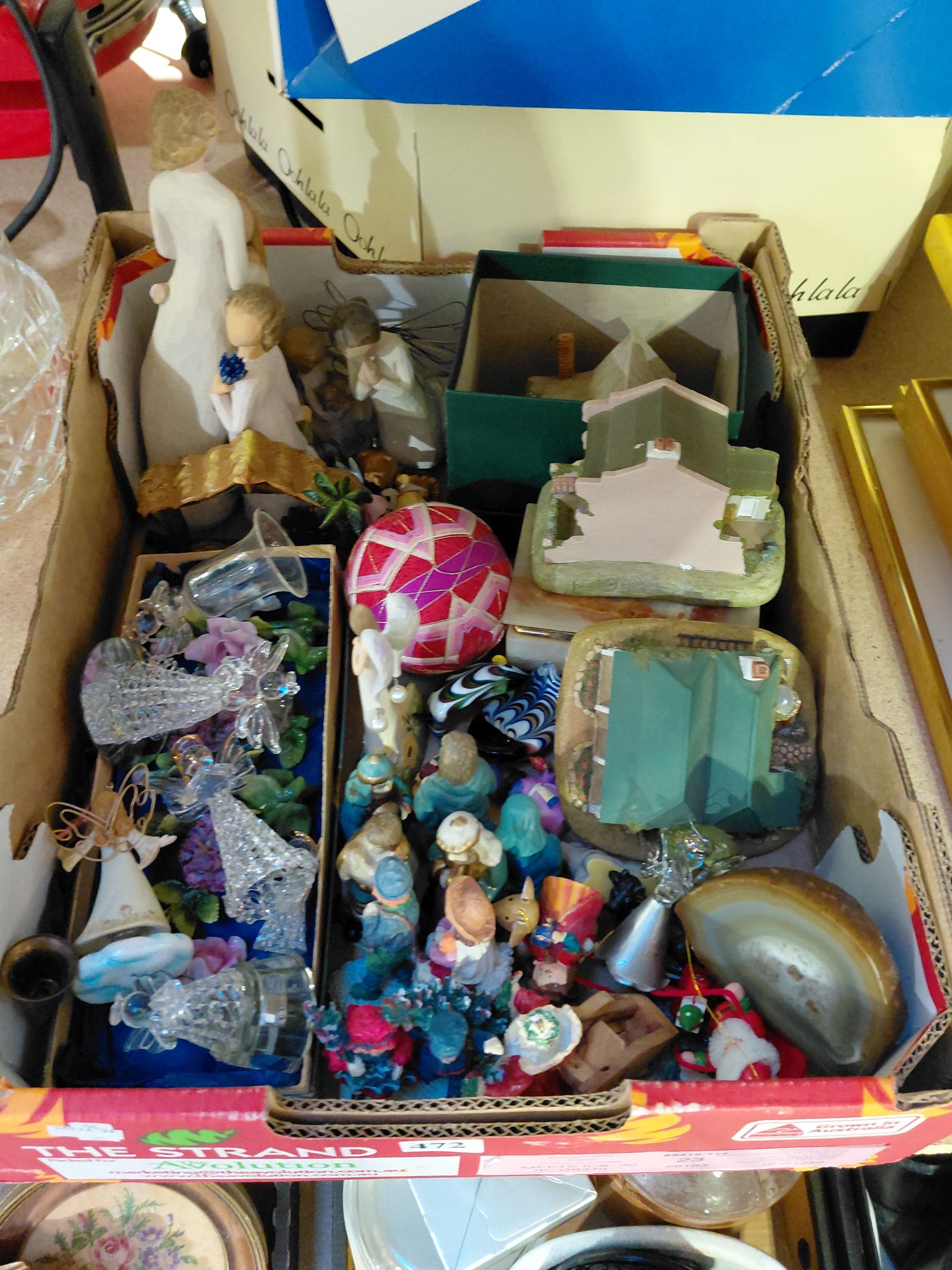 ASSORTED FIGURINES AND COLLECTABLES