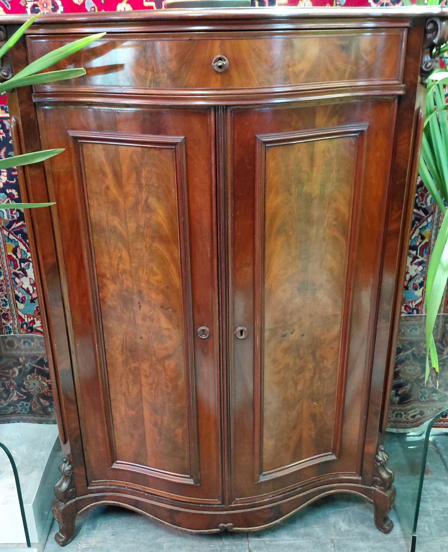 106 · ANTIQUE MAHOGANY CABINET