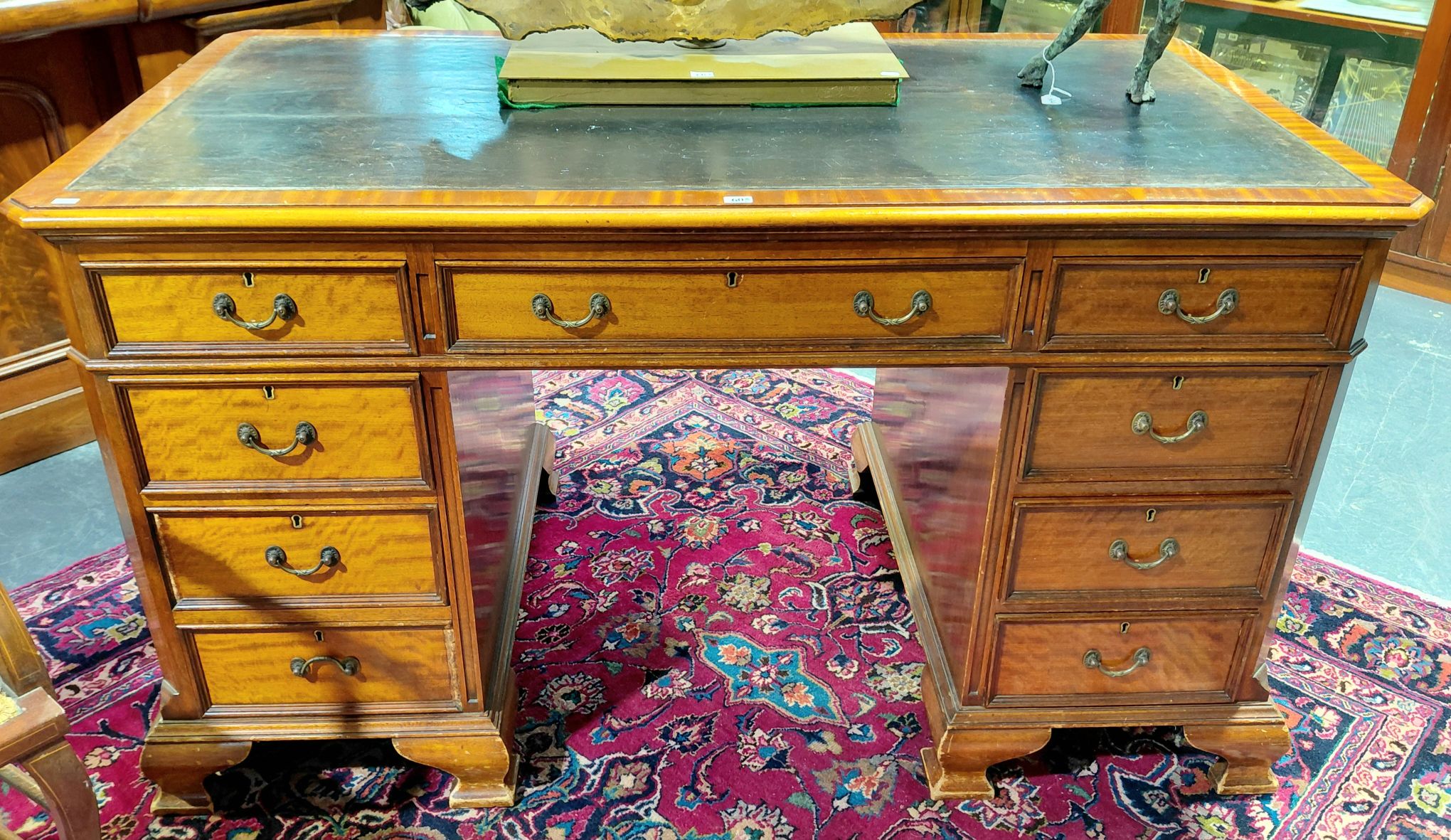 605 · 19THC. PEDESTAL DESK