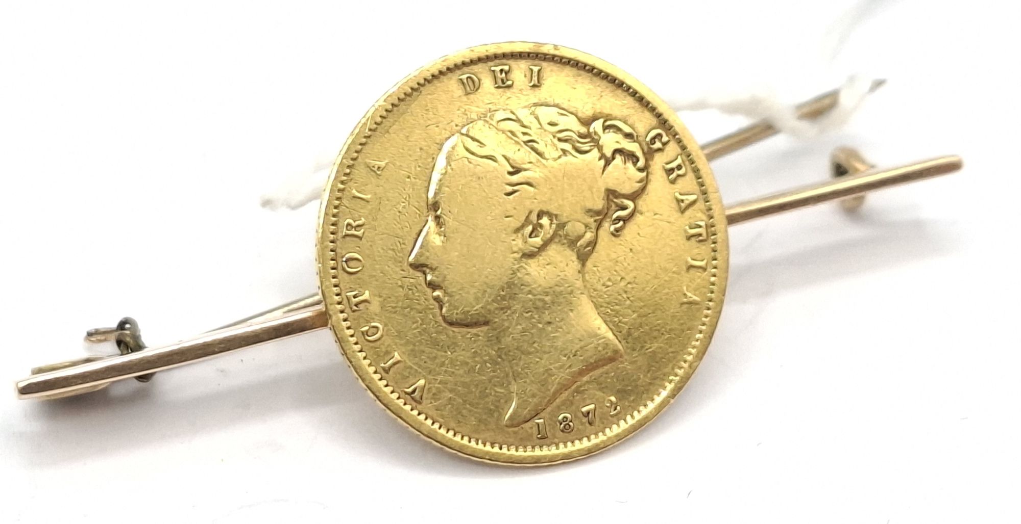 1091 · ENGLISH 1872 GOLD HALF SOVEREIGN