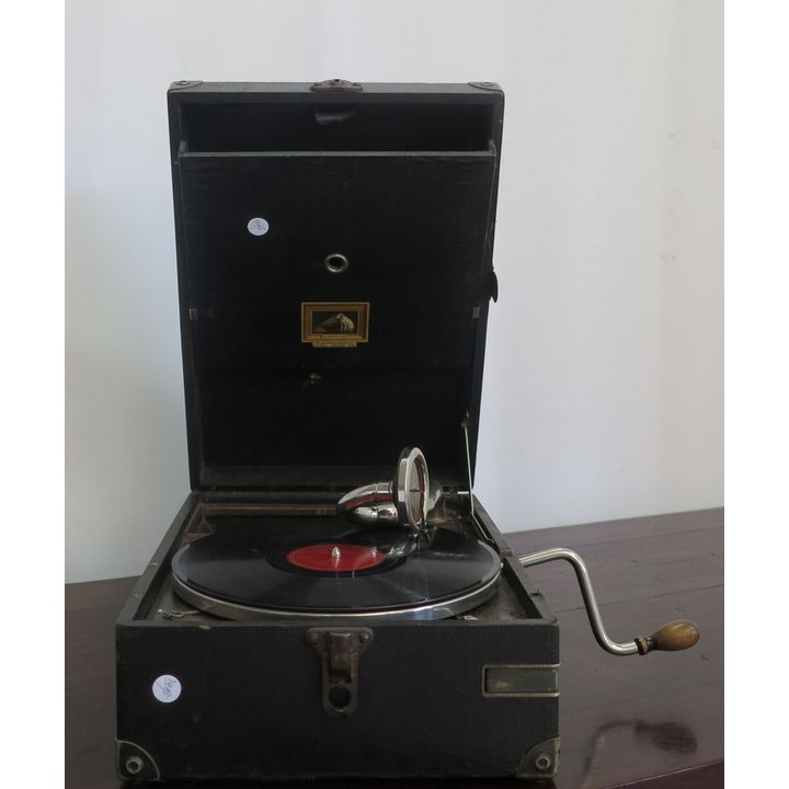 VINTAGE HMV GRAMOPHONE