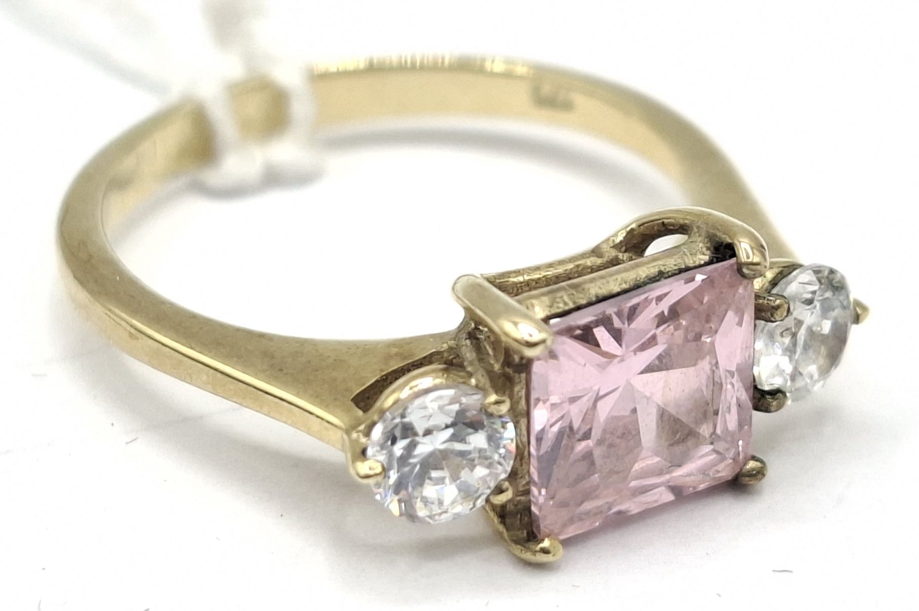 1097 · 9CT GOLD DRESS RING