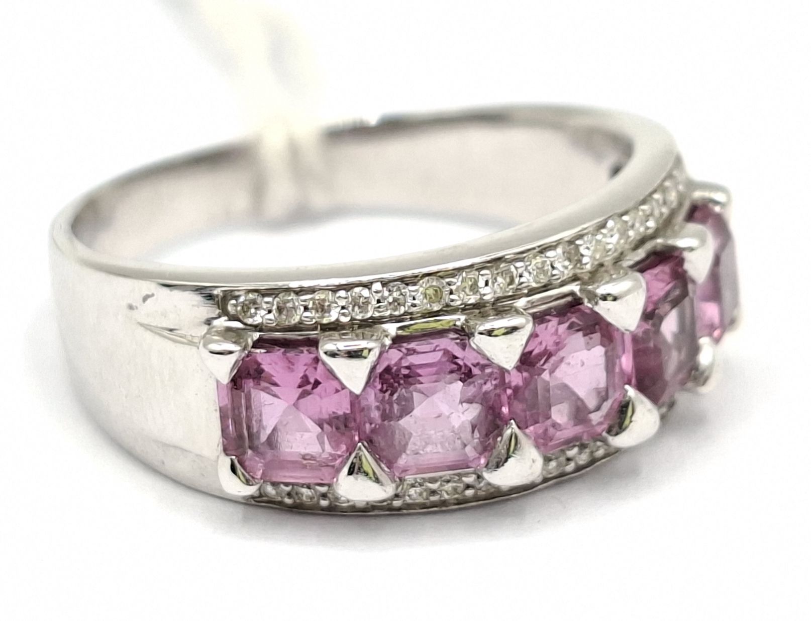 18ct Gold Pink Sapphire And Diamond Ring