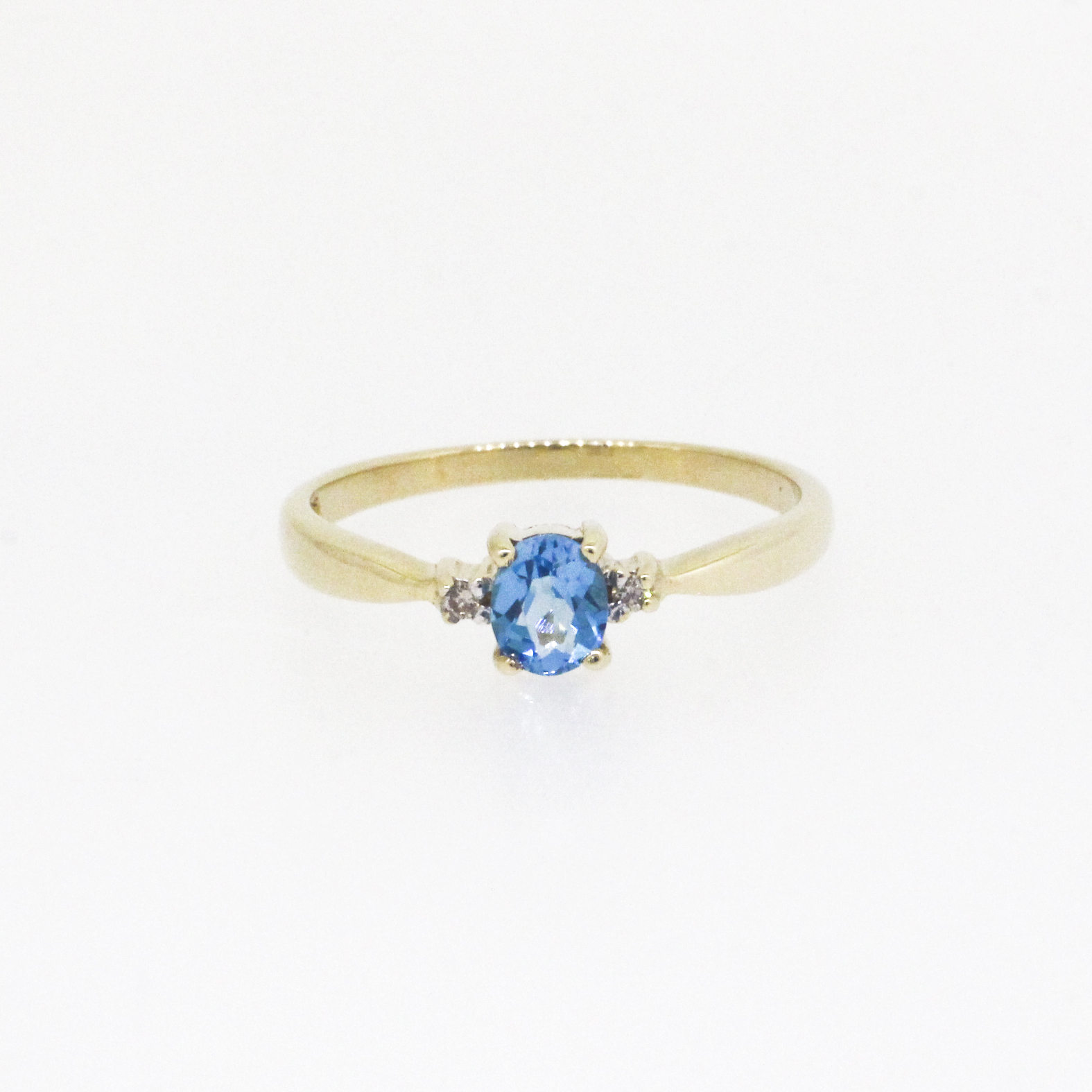 409. · Topaz & Diamond Ring 1.67g