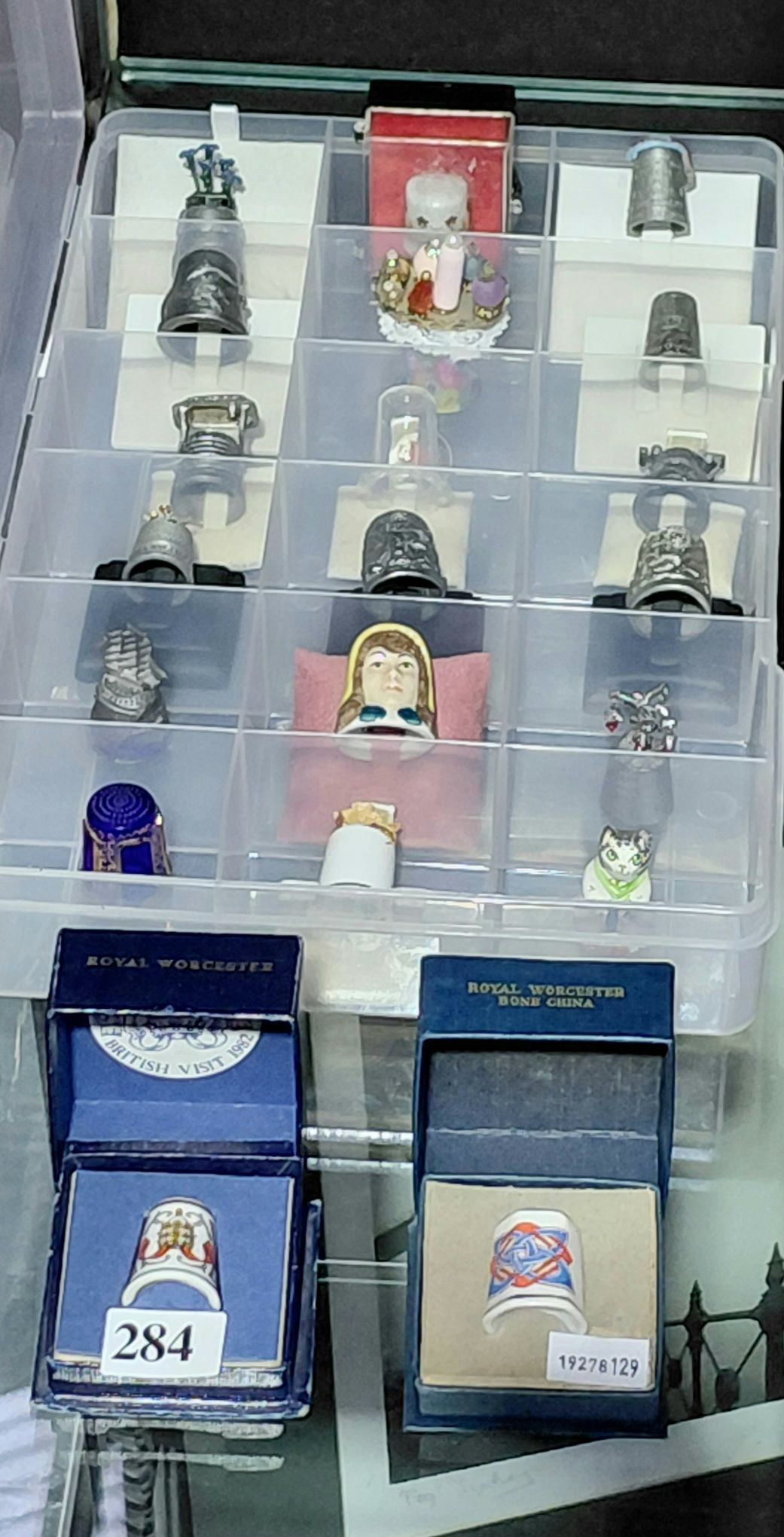 284 · COLLECTION OF THIMBLES