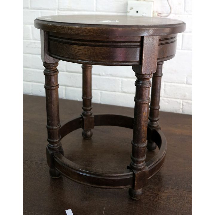 OAK OCCASIONAL TABLE