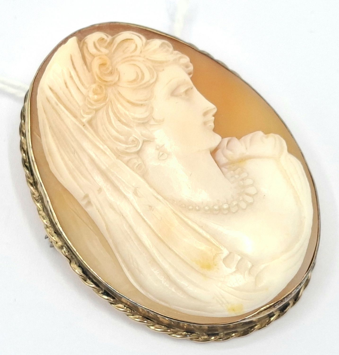 9ct Carved Shell Cameo Brooch
