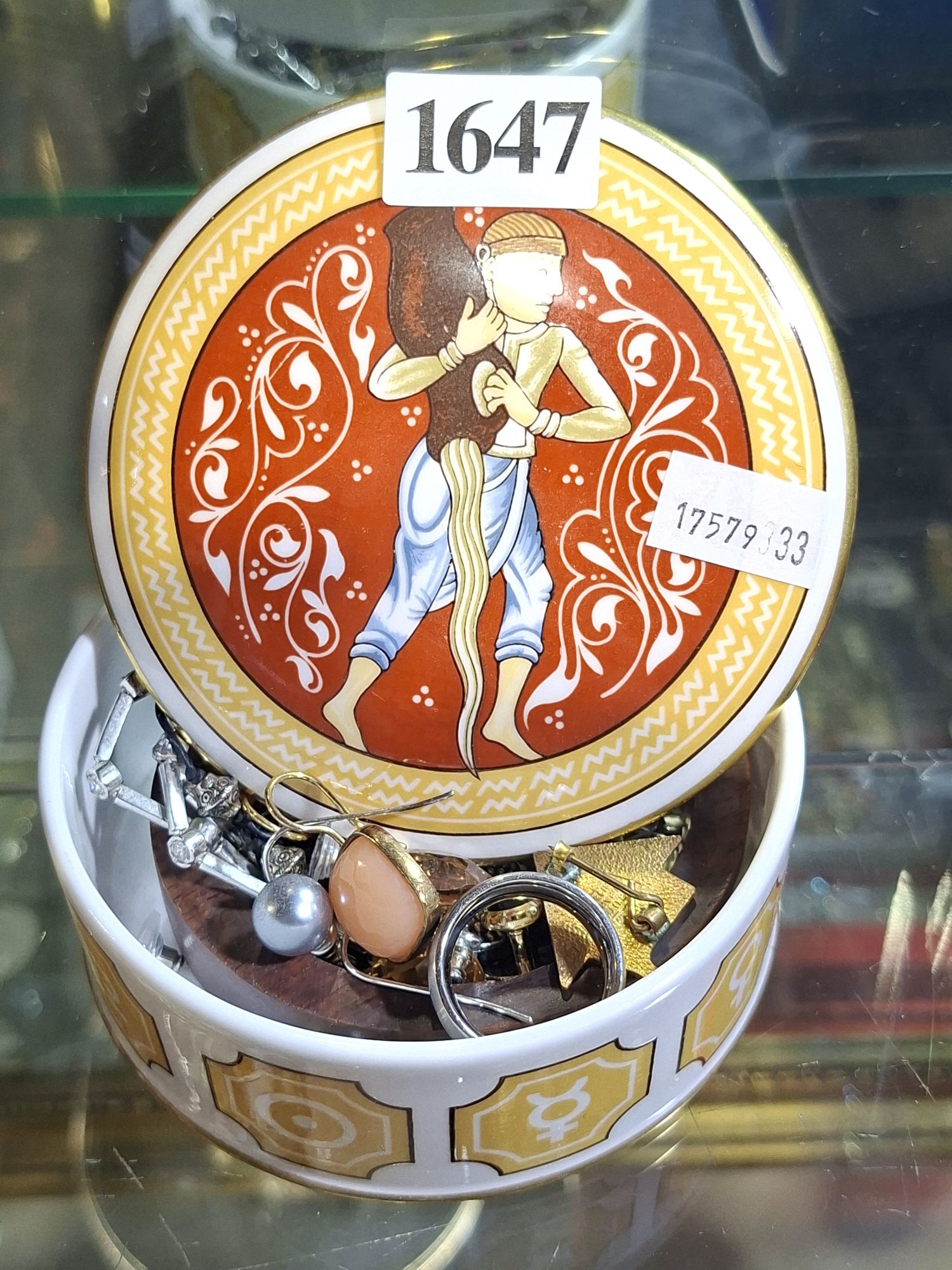 SPODE TRINKET BOX WITH CONTENTS