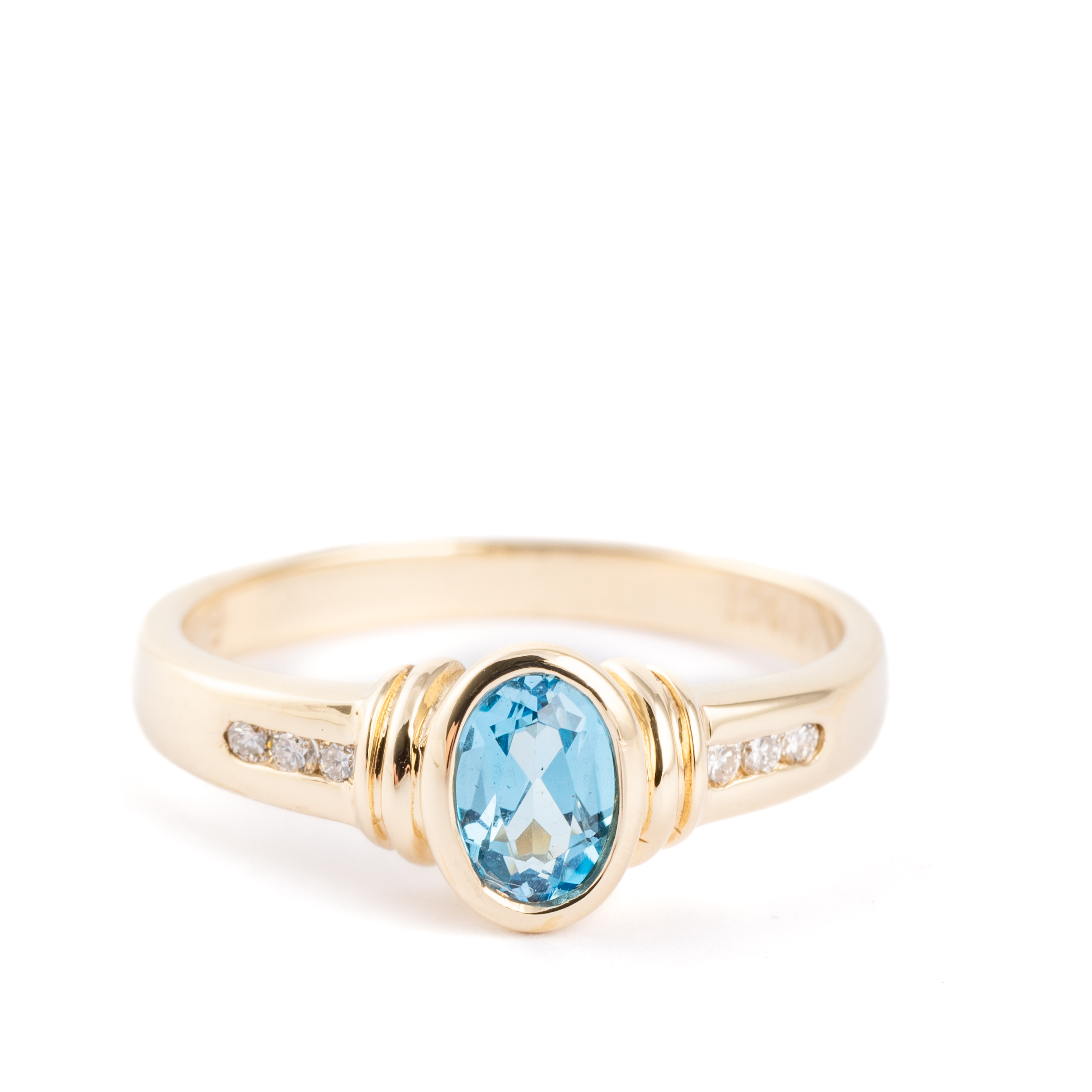 11 · Topaz and Diamond Ring 9ct