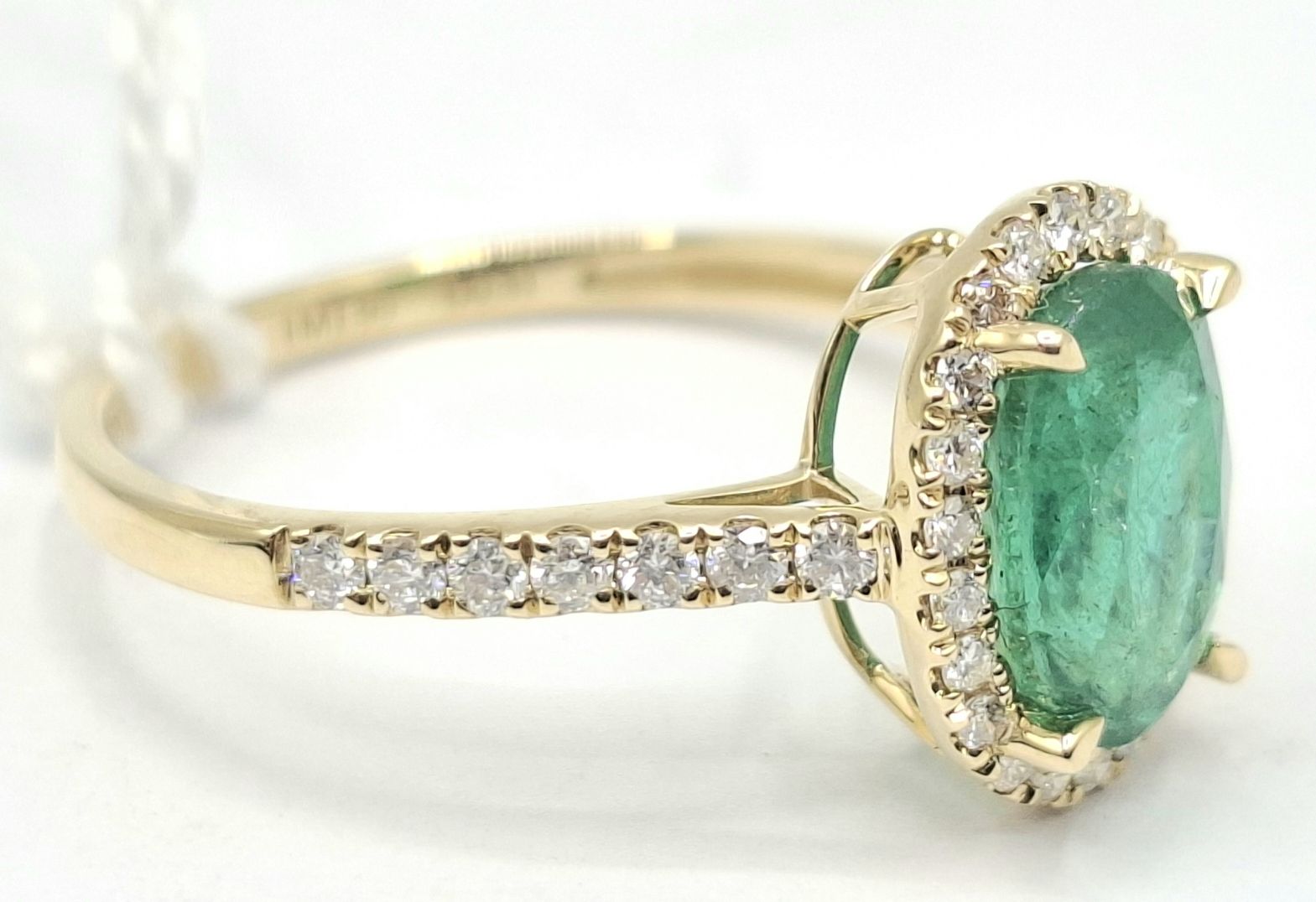 1164 · 9CT GOLD HALO RING