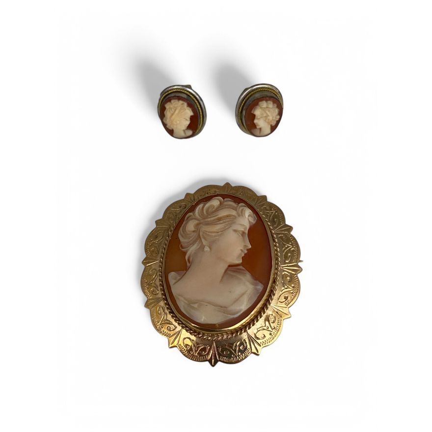 A mid-20th century 9ct gold and shell cameo oval brooch, Birmingham 1962